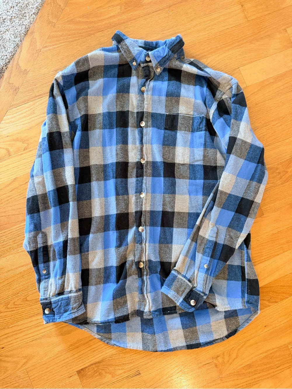 Redhead Blue and Black Plaid Men’s Button-Up Shirt flannel L